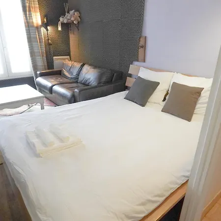 5 Walk To Louvre & Chatelet Metro 아파트